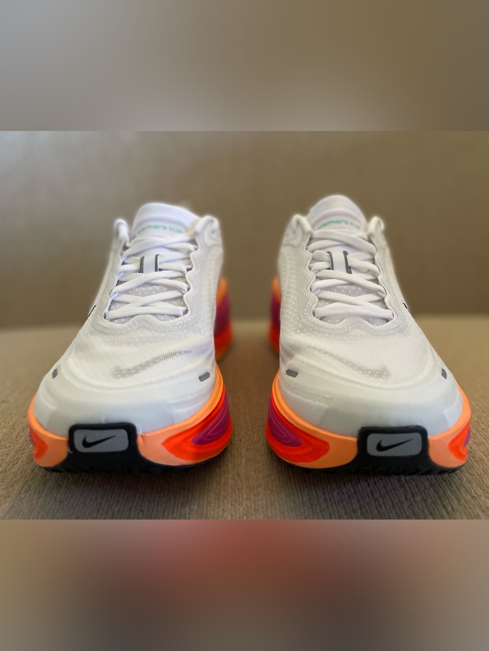 Size 10.5w / 9m - Nike Vomero Plus White Fire Pink HV8154-104 Unisex BRAND NEW - Picture 6 of 11
